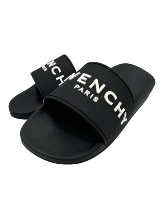 Givenchy Shoe Size 40 Black & White Rubber Logo Slip On Slides Sandals Black & White / 40