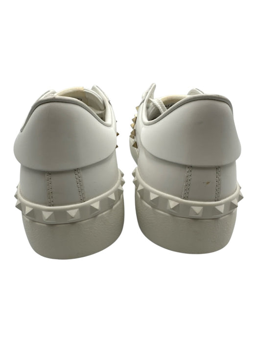 Valentino Garavani Shoe Size 40 White Leather Upper Gold Tone Details Sneakers White / 40