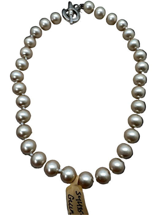 Ralph Lauren Champagne Pink Faux Pearl Silver Tone Metal Toggle Close Necklace Champagne Pink