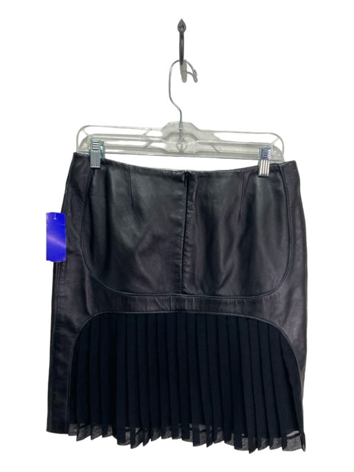 Identify Size 6 Black Leather Back Zip Pleated Back Skirt Black / 6