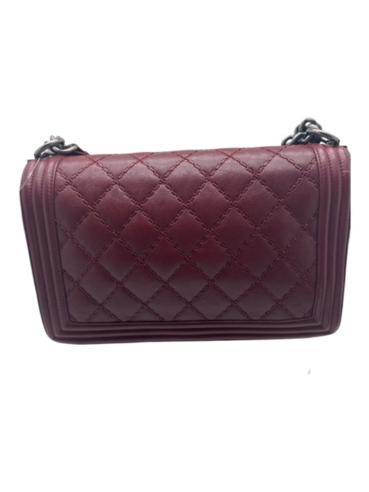 Chanel Burgundy Leather Gunmetal Hardware Flap Chain Crossbody Bag Burgundy / Medium