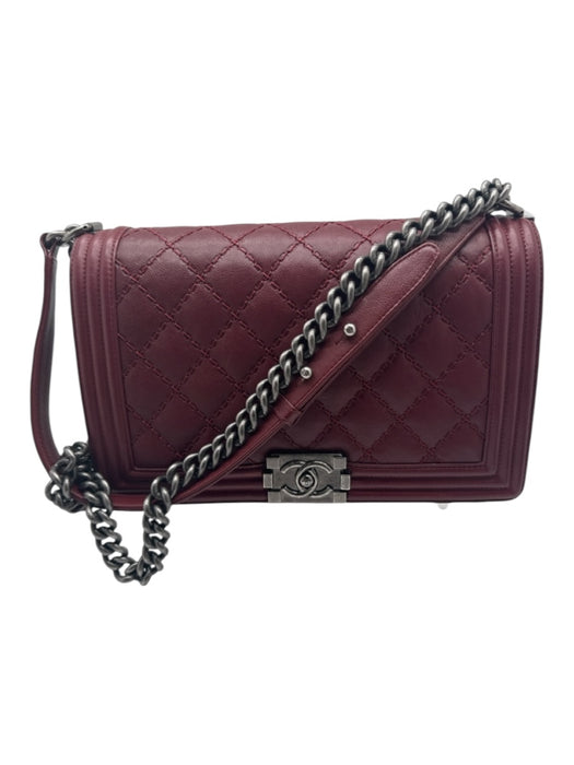 Chanel Burgundy Leather Gunmetal Hardware Flap Chain Crossbody Bag Burgundy / Medium