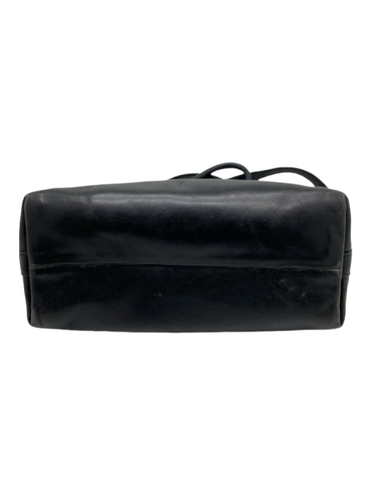 Coach Black Leather Top Handle Zip Close Crossbody Strap Bag Black