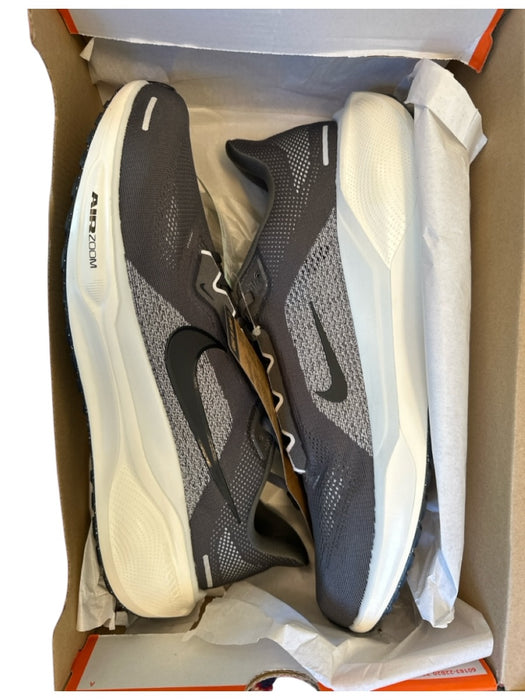 Nike Shoe Size 14 New In Box Gray & White Canvas Perforated Athletic Sneakers Gray & White / 14