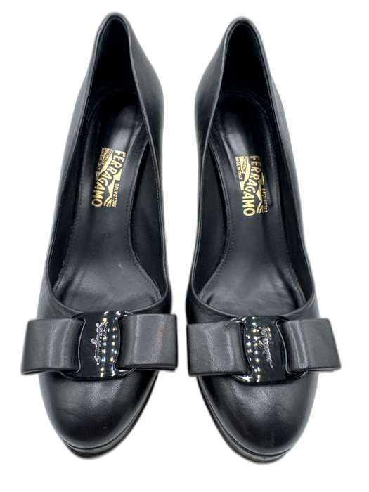 Salvatore Ferragamo Shoe Size 8.5 Black Leather Round Toe Bow Detail Pumps Black / 8.5