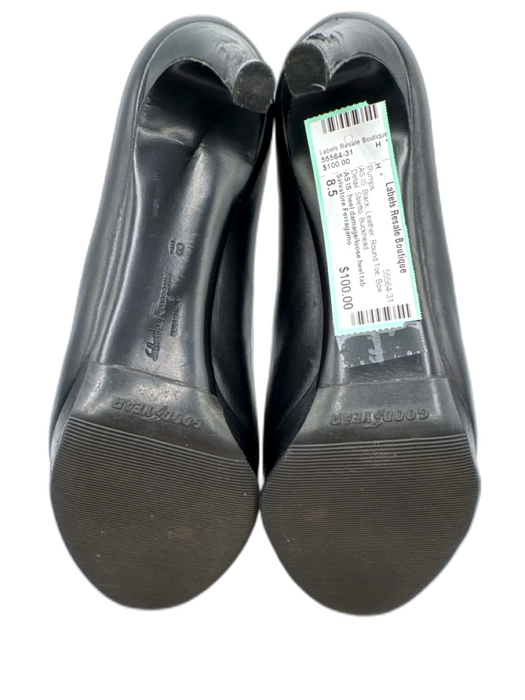 Salvatore Ferragamo Shoe Size 8.5 Black Leather Round Toe Bow Detail Pumps Black / 8.5