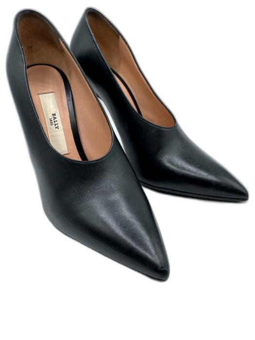 Bally Shoe Size 39 Black Leather Pointed Toe Stiletto Pumps Black / 39