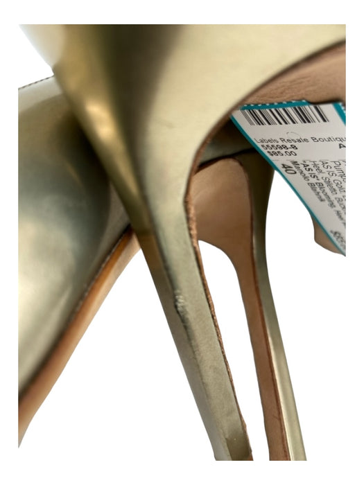 Manolo Blahnik Shoe Size 40 Gold Leather Pointed Toe Closed Heel Stiletto Pumps Gold / 40