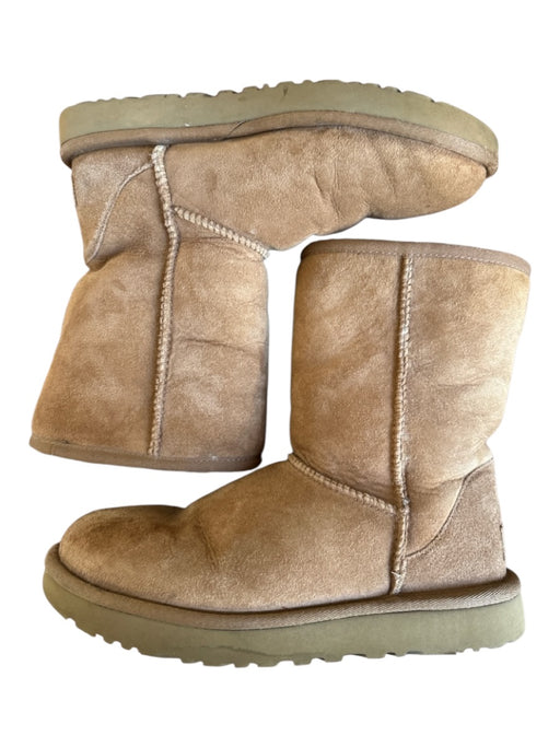 Ugg Shoe Size 7 Brown Suede Shearling Lined Boots Brown / 7