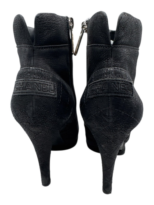 Chanel Shoe Size 38 Black Leather Side Zip Quilted Detail Platform Ankle Booties Black / 38