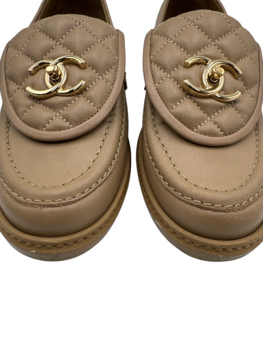 Chanel Shoe Size 37 Light Brown Leather Quilted Turn Lock Almond Toe Loafers Light Brown / 37