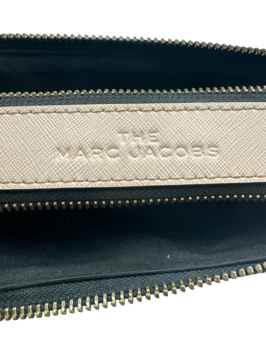 Marc Jacobs Beige Saffiano Leather Gold Tone Hardware Zip Close Crossbody Bag Beige