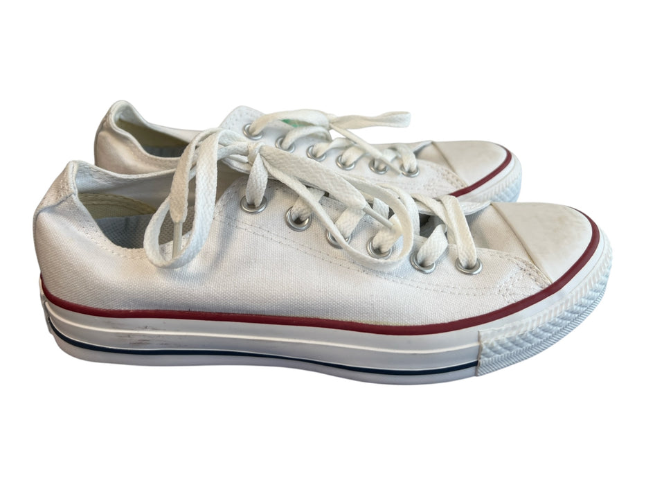 Converse Shoe Size 5.5 White Canvas Sneaker lace up Logo Stitch detail Shoes White / 5.5
