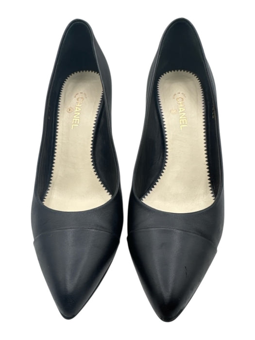 Chanel Shoe Size 38.5 Black Leather Upper Pointed Toe Toe Cap Heel Detail Pumps Black / 38.5