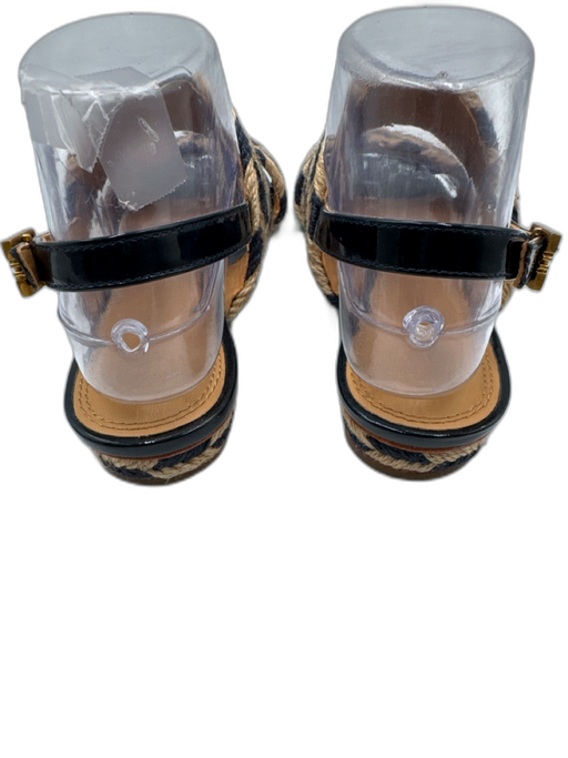 Tory Burch Shoe Size 7.5 Navy & Tan Raffia Patent Leather Round Toe Sandals Navy & Tan / 7.5