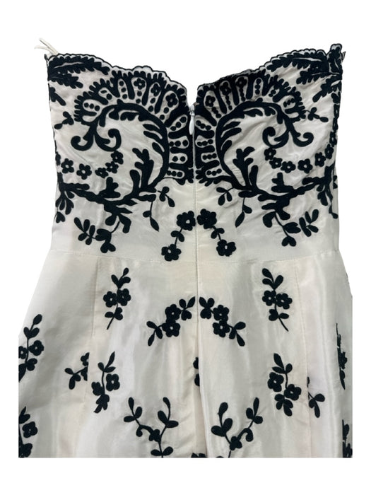 Oscar De La Renta Size 6 White & Black Paisley Embroidery Strapless Gown White & Black / 6