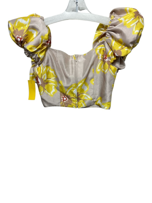 Boskemper Size Small Beige, Yellow, Orange Polyester Short Puff Sleeve Top Beige, Yellow, Orange / Small