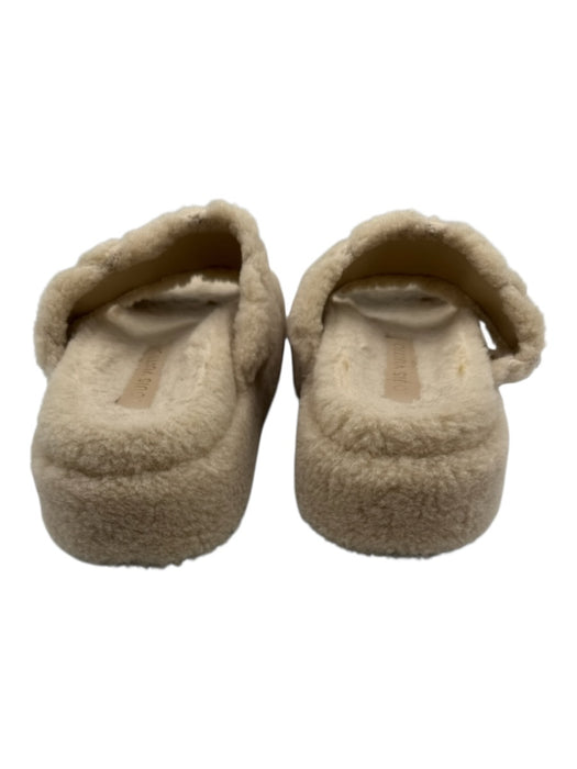 Louis Vuitton Shoe Size 39 Beige shearling Diamond Quilted 2 Strap Logo Sandals Beige / 39