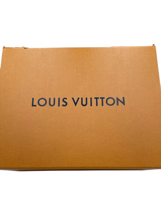 Louis Vuitton Shoe Size 39 Beige shearling Diamond Quilted 2 Strap Logo Sandals Beige / 39