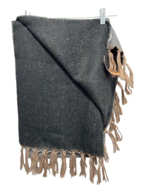 14th & Union Grey Acrylic Tassles Raw Hem Speckled scarf Grey