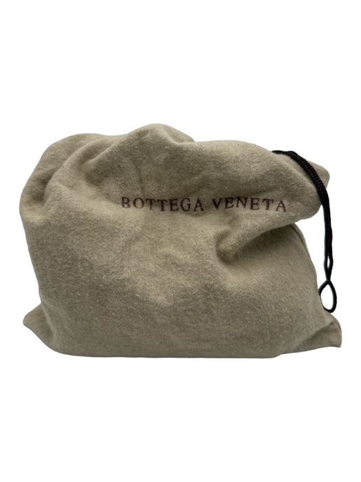 Bottega Veneta Cream & Gray Leather Woven Clutch Brass Hardware kiss lock Bag Cream & Gray / S