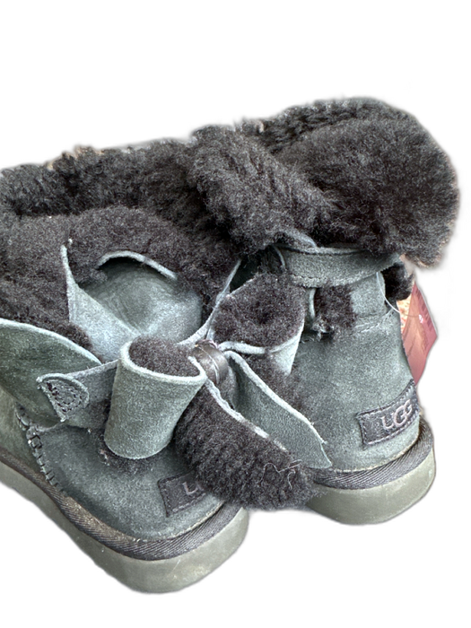 Ugg Shoe Size 8 Black Suede Shearling Lined Boots Black / 8