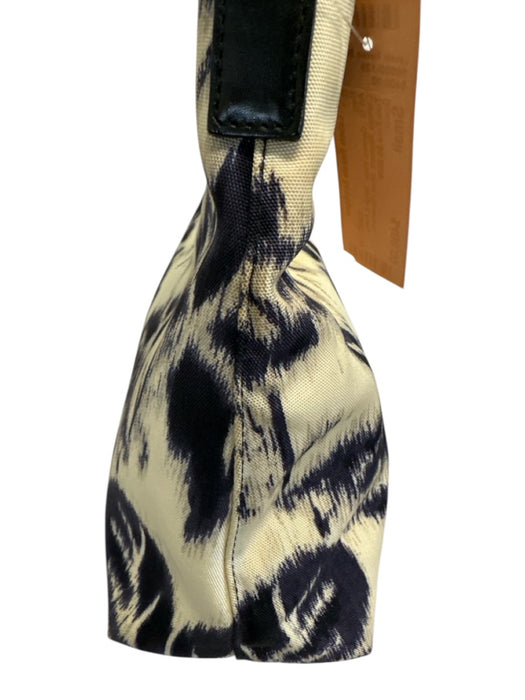 Gucci Beige & Navy Canvas Abstract Silver Hardware Shoulder Bag Vintage Bag Beige & Navy / Small