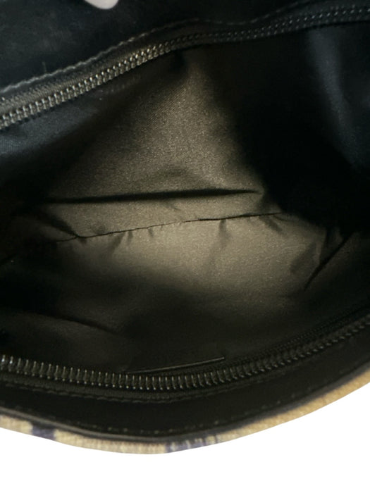 Gucci Beige & Navy Canvas Abstract Silver Hardware Shoulder Bag Vintage Bag Beige & Navy / Small