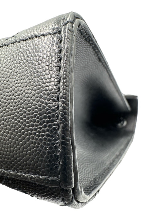 Yves Saint Laurent Black Leather Black Hardware Chevron Flap Chain Bag Black / Medium