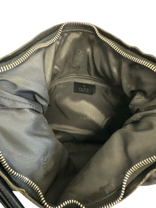Gucci Black Nylon & Leather Zip Top Shoulder Bag Bag Black / Small