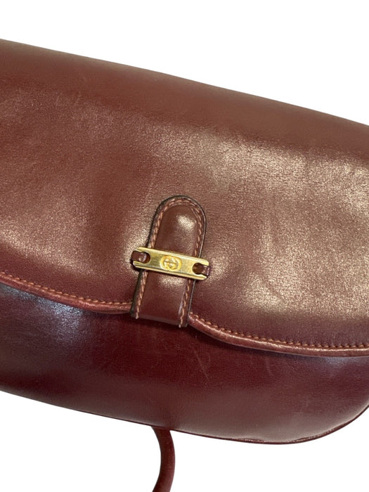 Gucci Burgundy Red Leather Crossbody Strap Flap Gold Hardware Bag Burgundy Red / Small
