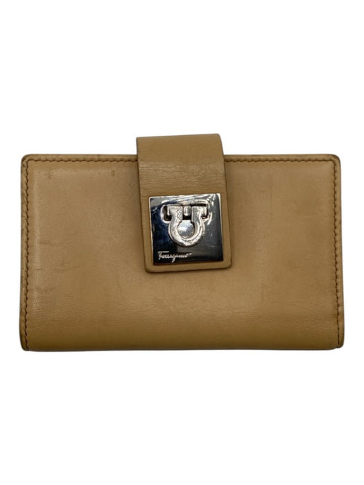 Ferragamo Tan Leather SHW Key Holder Keychain Tan