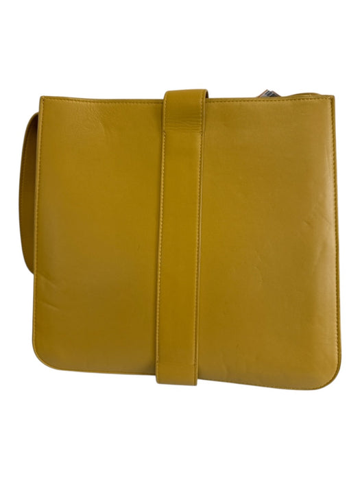 Bottega Veneta Yellow Leather Lambskin Gold Hardware Shoulder Bag Bag Yellow / Medium