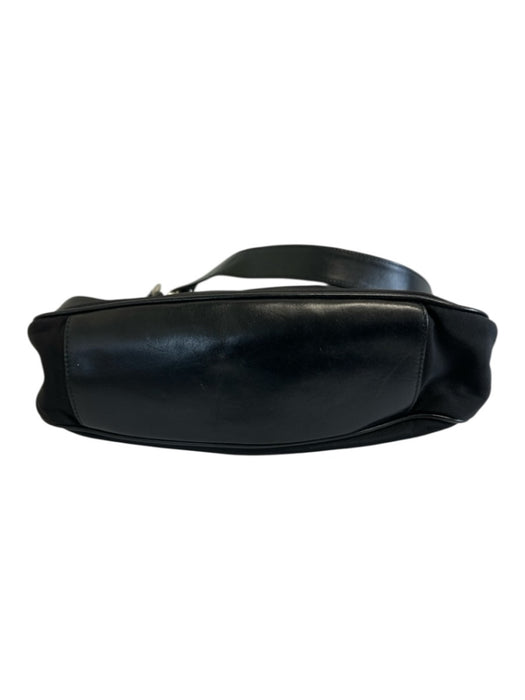 Gucci Black Nylon Bamboo Detail Magnetic Clasp Hand & Shoulder Bag Bag Black / S