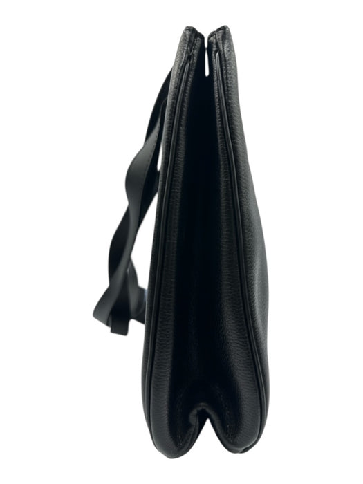 Celine Black Leather Pebbled Circle Shoulder Bag Magnetic closure Bag Black / M/L