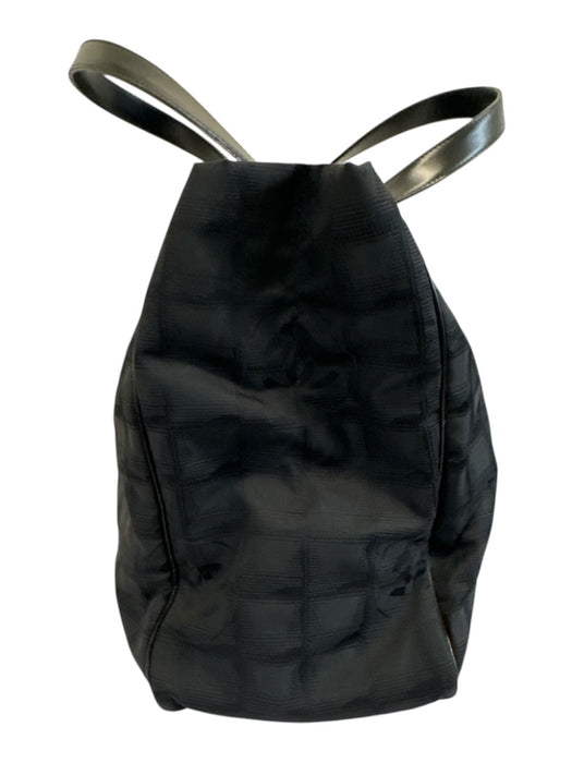 Chanel Black Nylon Leather straps Monogram Tote Vintage Bag Black / M/L