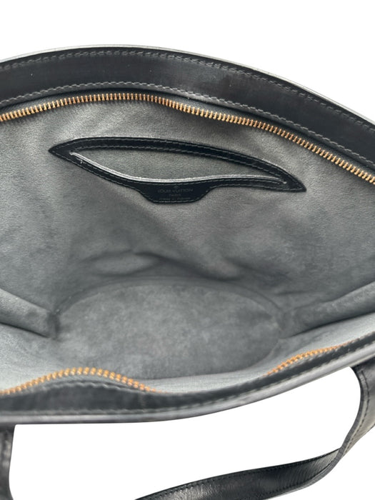 Louis Vuitton Black Leather Epi Shoulder Bag Vintage Bag Black / S/M