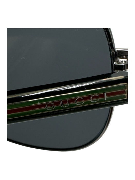 Gucci Case Included Silver Metal Dark Tint Aviator Sunglasses