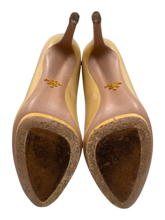 Prada Shoe Size 39 Beige Patent Leather Round Toe Stilletto Shine Platform Pumps Beige / 39