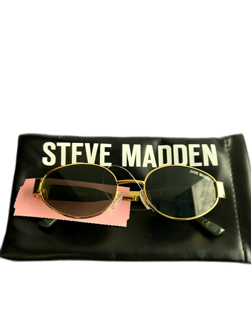 Steve Madden Gold & Black Metal Frame Black Lenses Oval Acrylic Sunglasses Gold & Black