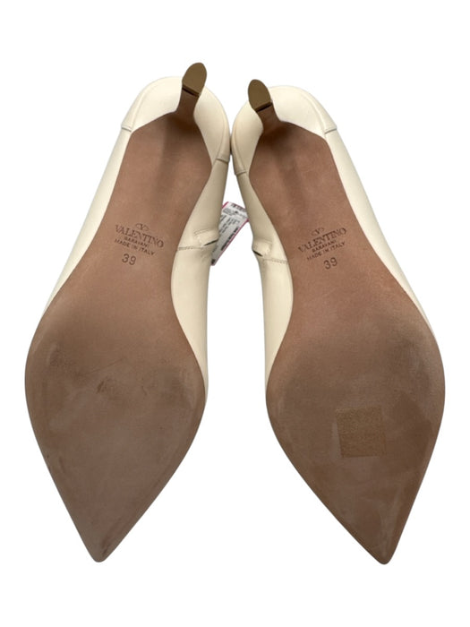 Valentino Garavani Shoe Size 39 Cream White Leather Upper Pointed Toe Boots Cream White / 39