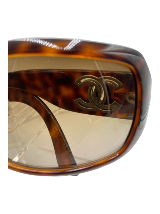 Chanel Brown Acetate Tortoiseshell Round Square Lens Gold Logo Sunglasses Brown