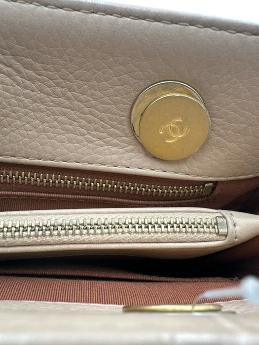 Chanel Beige Leather Quilted Chain Detail Toggle Pocket Shoulder Bag Beige