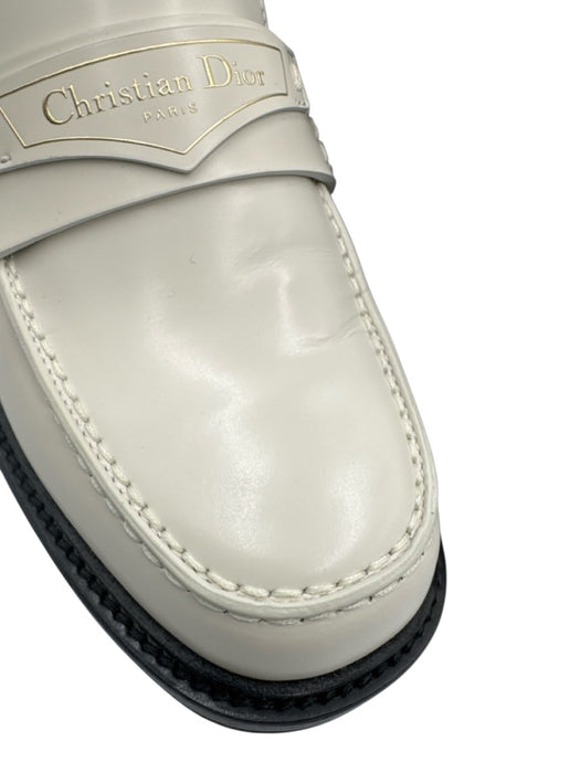 Christian Dior Shoe Size 37 Cream Calfskin Round Toe Logo Low Heel Loafers Cream / 37