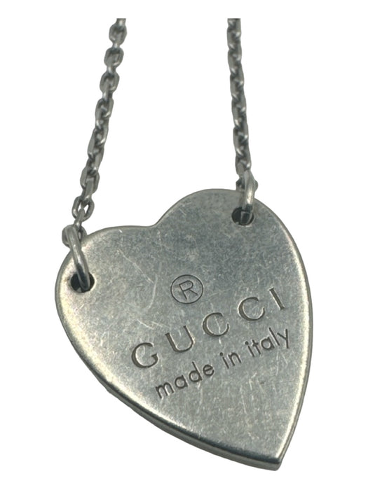 Gucci Silver Sterling Silver Heart Pendant Dainty Lobster Clasp Necklace Silver