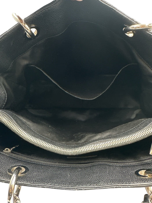 Chanel Black Leather Caviar CC Logo Tote Certified by Entrupy Bag Black / M