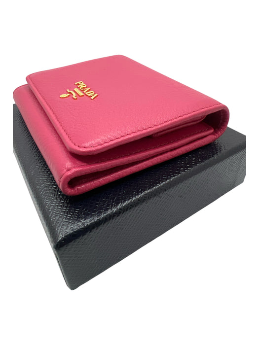 Prada Pink Leather Pebbled Gold Logo Bi-Fold Compact Wallets Pink