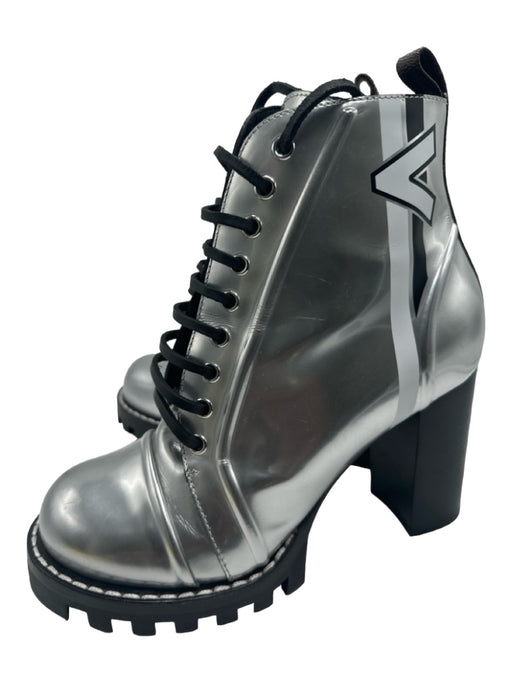 Louis Vuitton Shoe Size 38.5 Silver, White, Black Patent Leather Lug sole Boots Silver, White, Black / 38.5