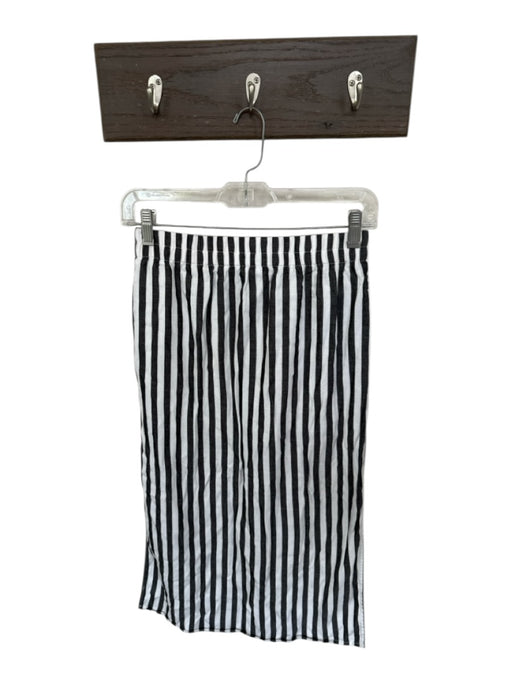 Cupcakes & Cashmere Size 0 black and white Lycocell Striped Side Slits Skirt black and white / 0