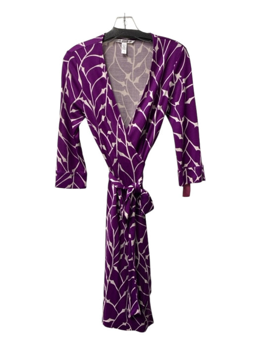 Diane Von Furstenberg Size 8 Purple & White Silk 3/4 Sleeve Wrap Belted Dress Purple & White / 8